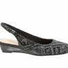 Women's Trotters Lenore Wedges